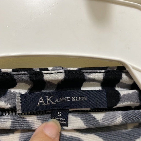 Anne Klein animal print top (sz s) - Picture 2 of 9